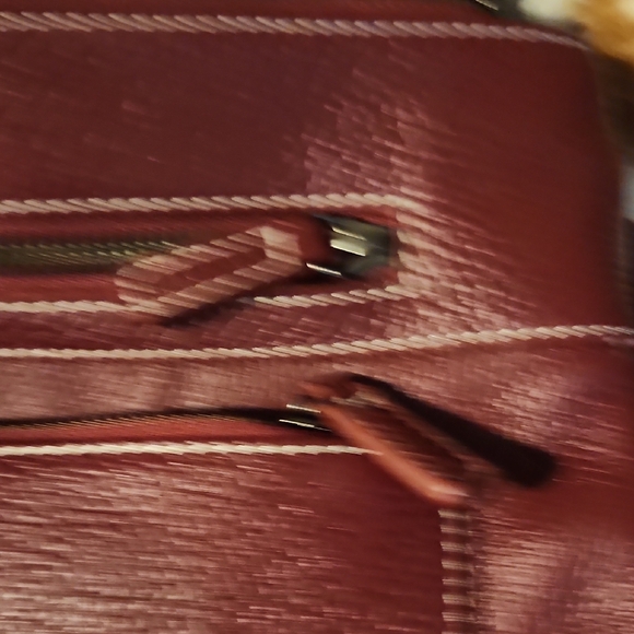 Roots Burgundy Leather Crossbody Bag - Picture 4 of 12